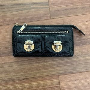Marc Jacobs black vintage wallet zippers gold tone hardware quilted stitching